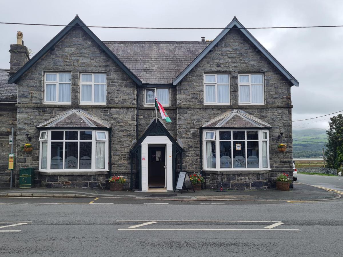 Hotel Y Griffin Penrhyndeudreath Esterno foto