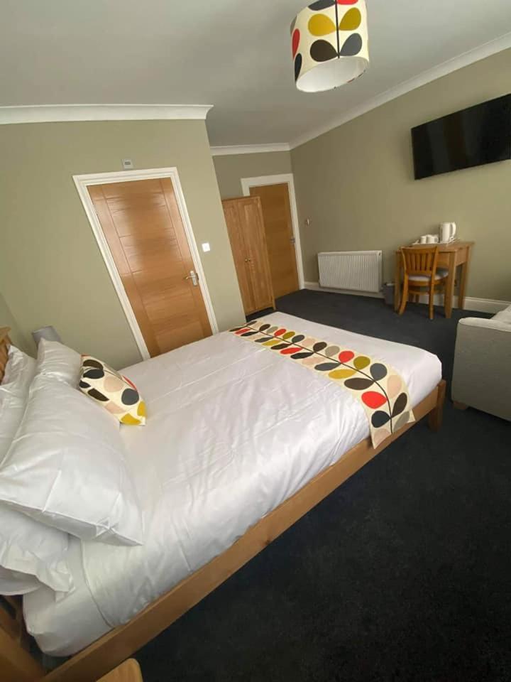 Hotel Y Griffin Penrhyndeudreath Esterno foto